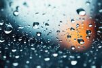 下雨天玻璃