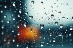 下雨天玻璃