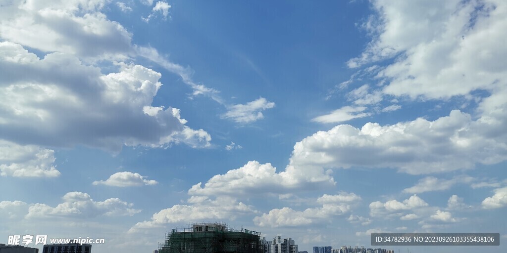 蓝天白云