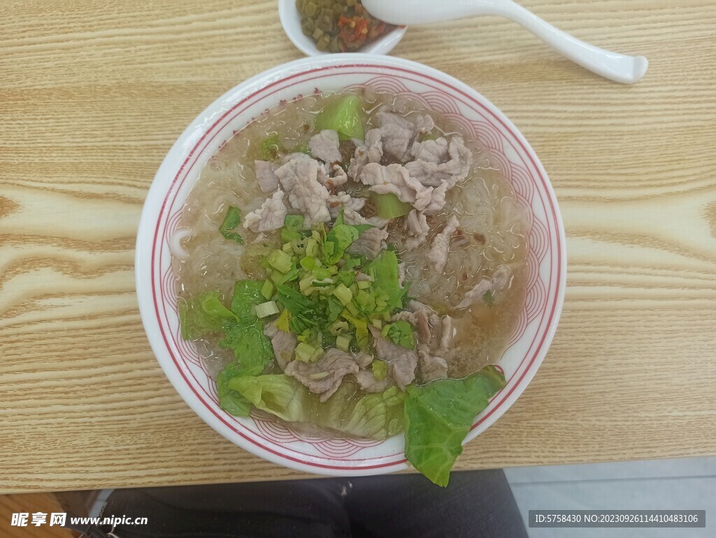 瘦肉汤粉