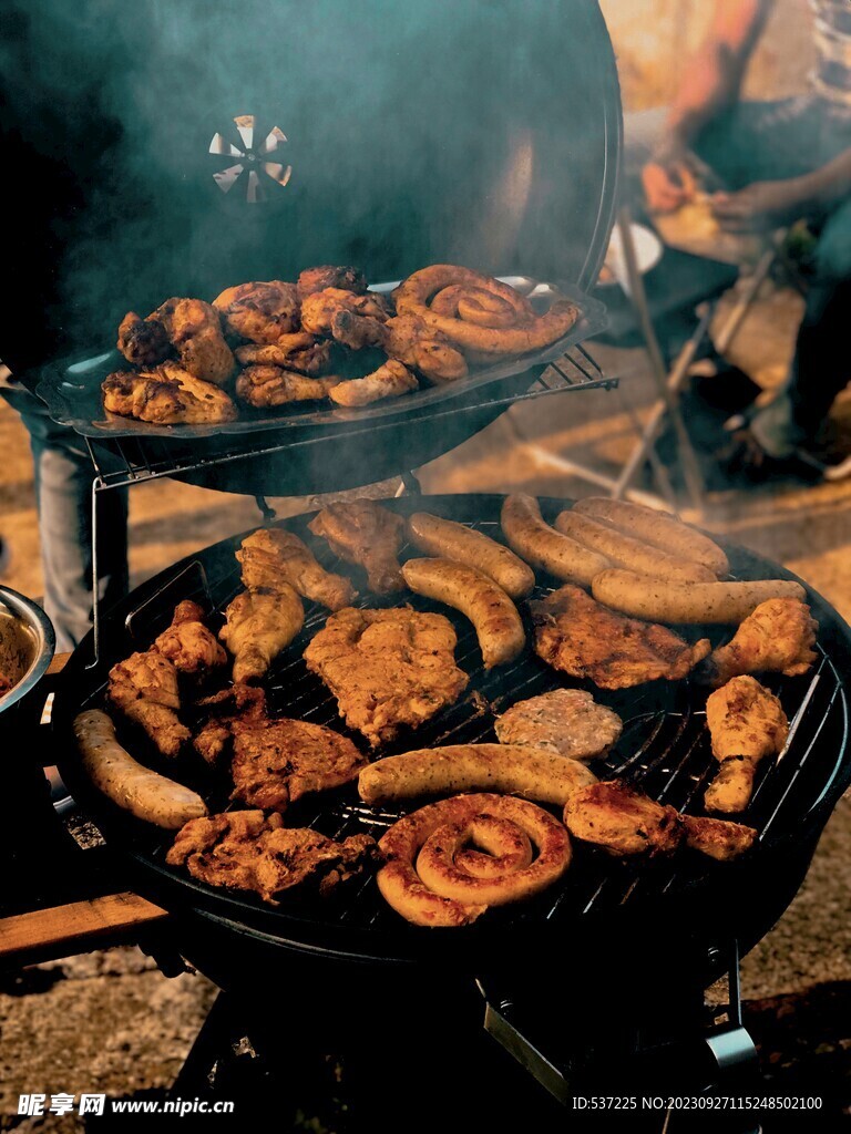 满满的烤肉