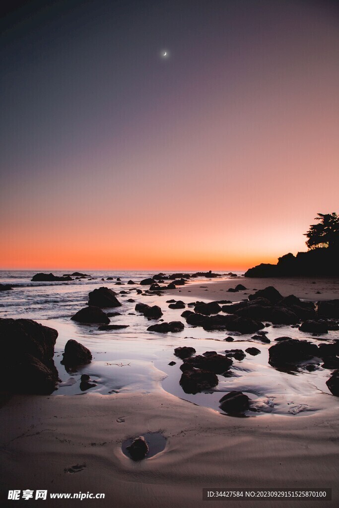 夜幕下的海景