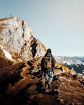 徙步登山者