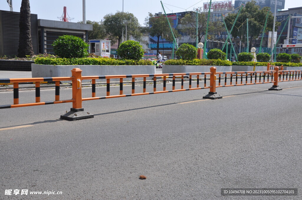 道路隔离栏