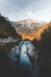 山间溪流