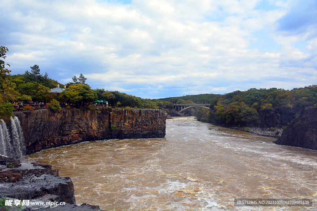 镜泊湖山水风景图片