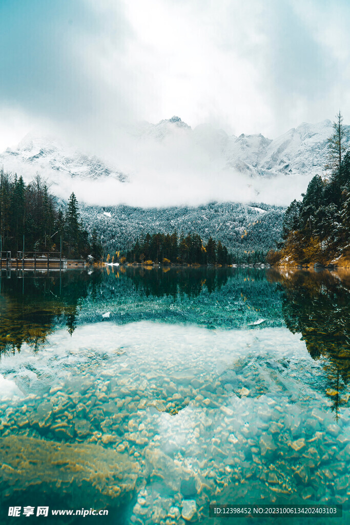 高山湖泊