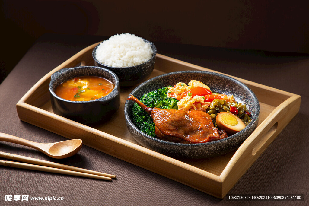 鸭腿套餐饭