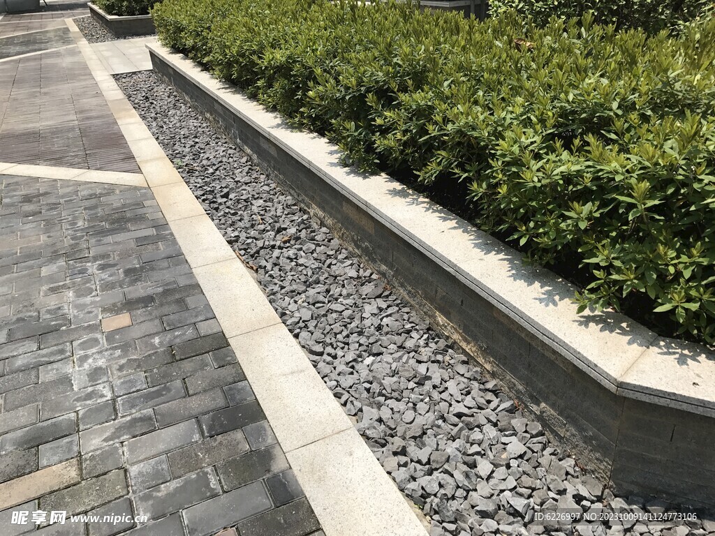 小区花坛
