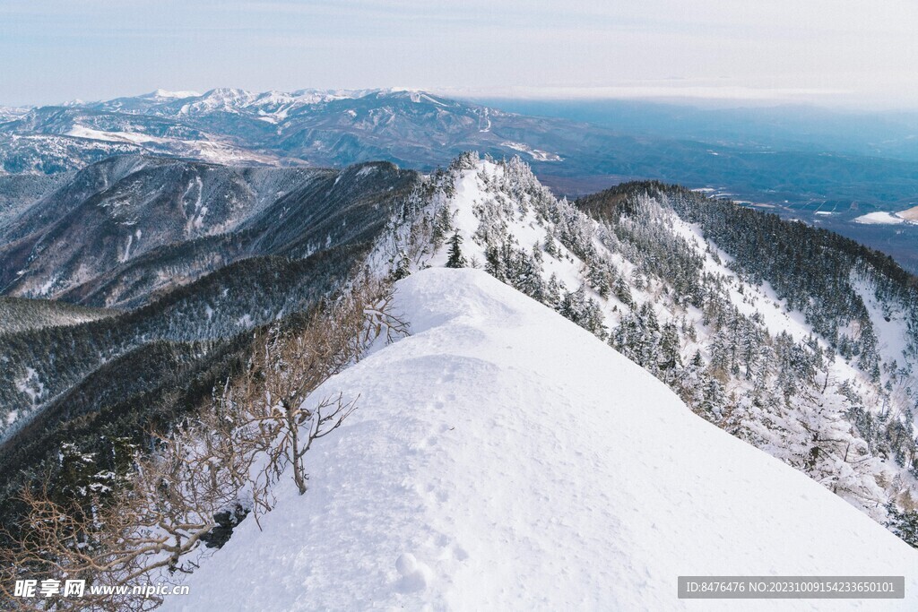 雪山山顶