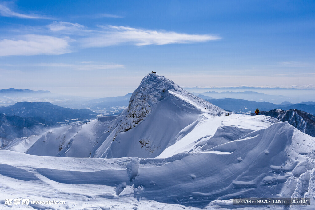 雪山山顶