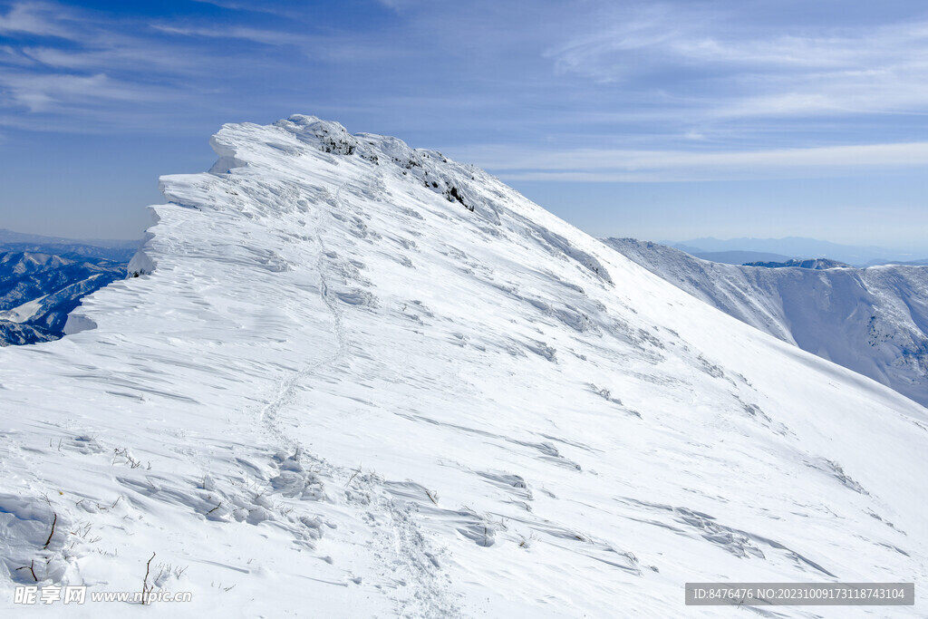 雪山山顶