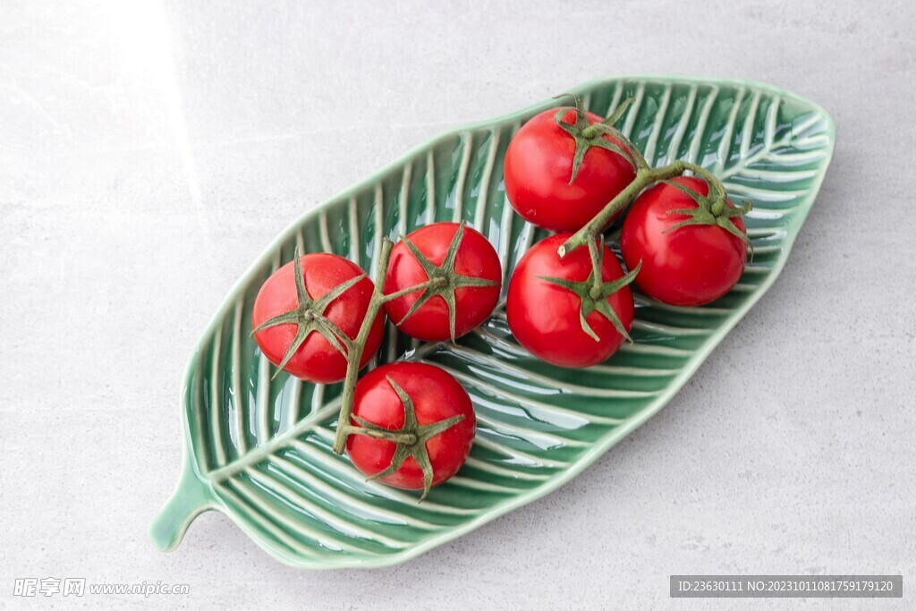 一盘西红柿