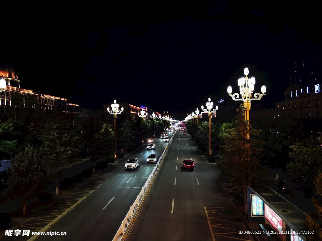 城市道路夜景