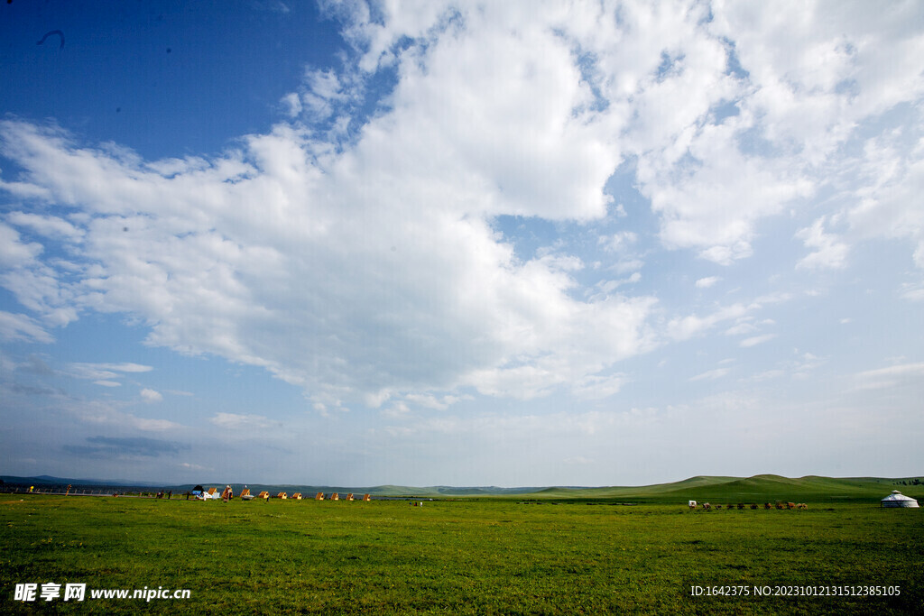 内蒙古大草原蓝天白云 