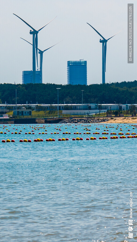 山东威海东浦湾大海风车