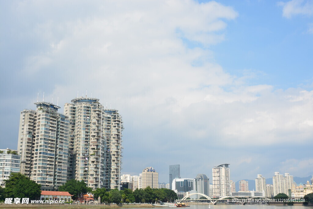 城市建筑大桥河流