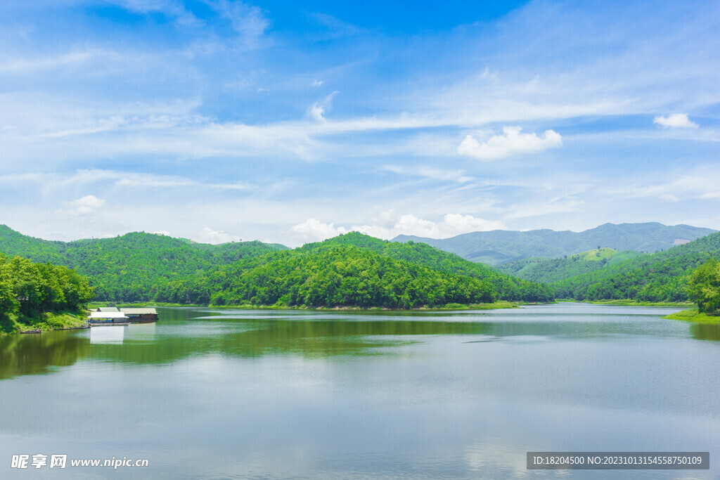 蓝天 山水 湖泊 高清