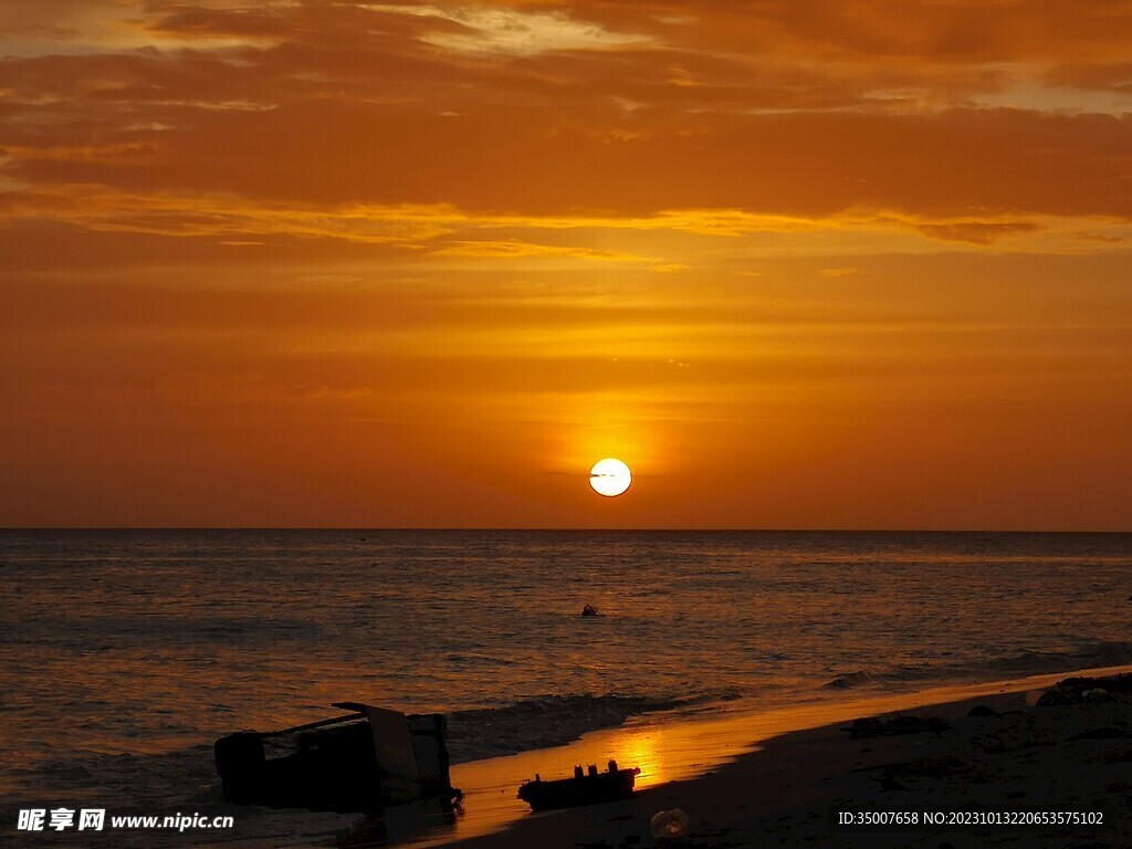 沙滩夕阳