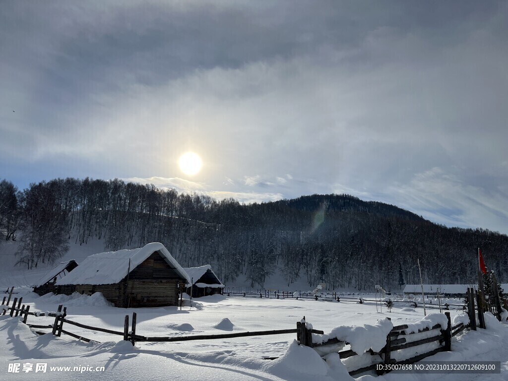 禾木 雪屋 