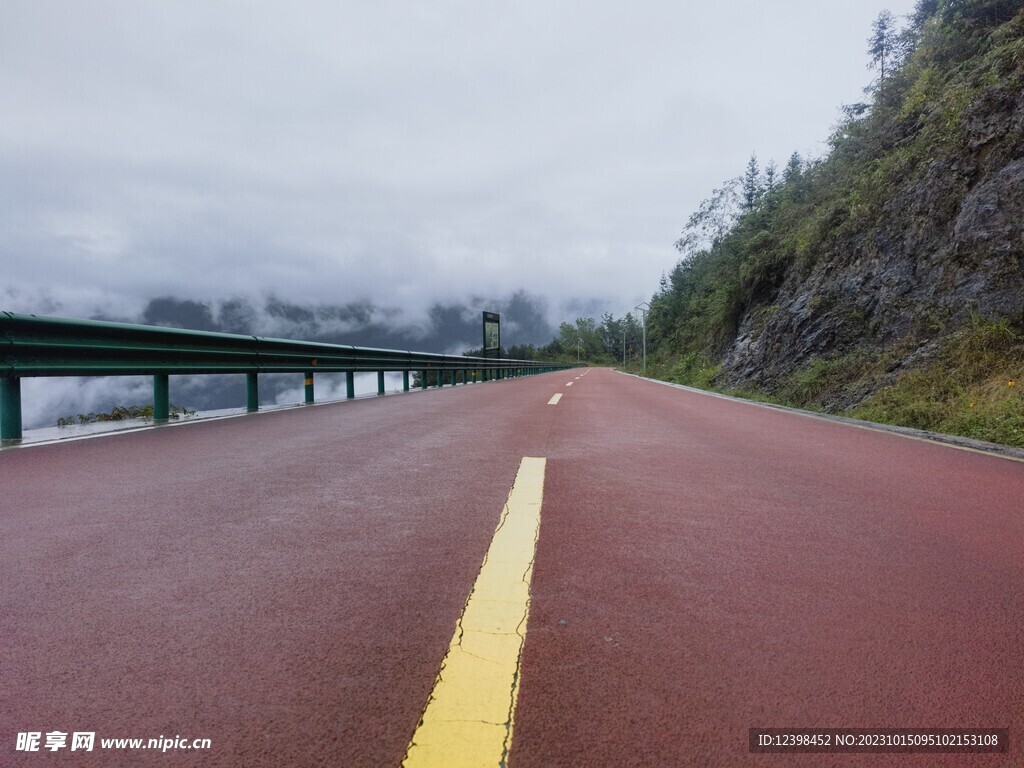 山区彩色公路