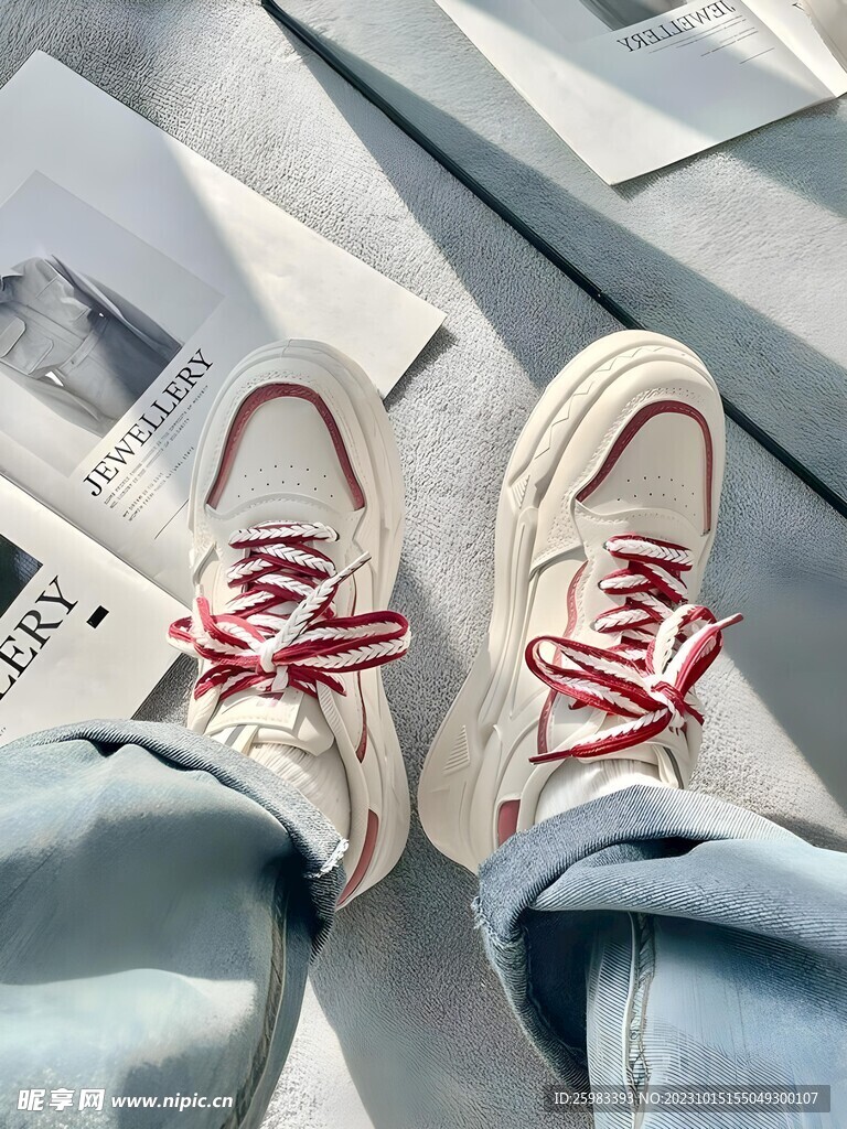 运动鞋