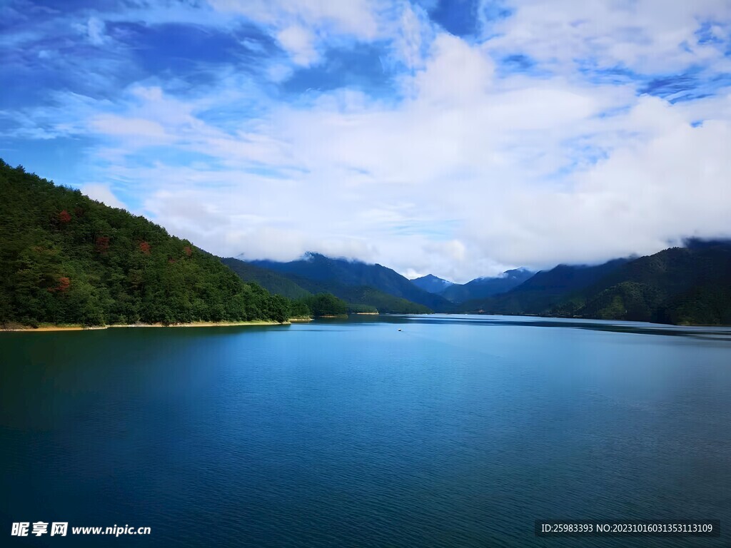湖光山色