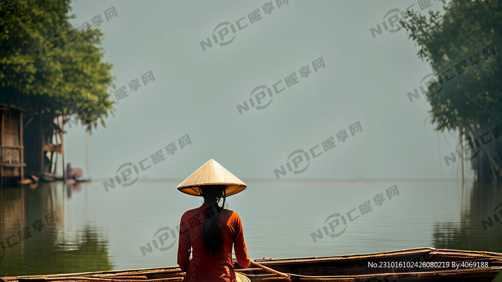 越南女的划木船侧面背影