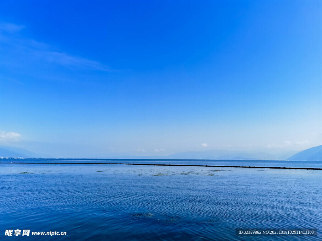 蓝色洱海