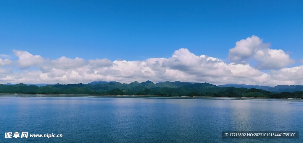 蓝天白云