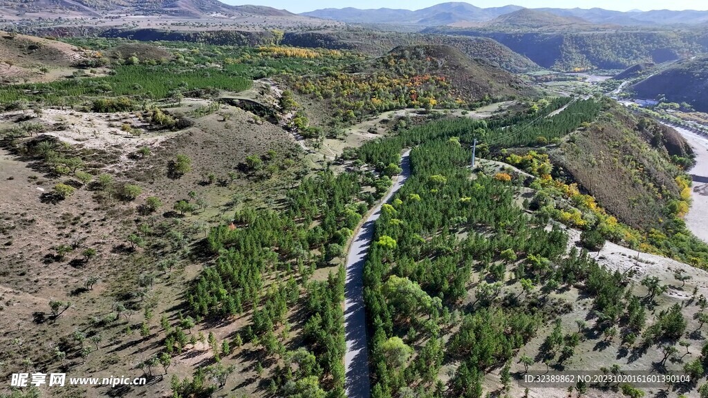 航拍乡村公路