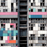 废弃的城市建筑群，俯视，灰色系，装饰色彩，色彩归纳，色块分割，抽象