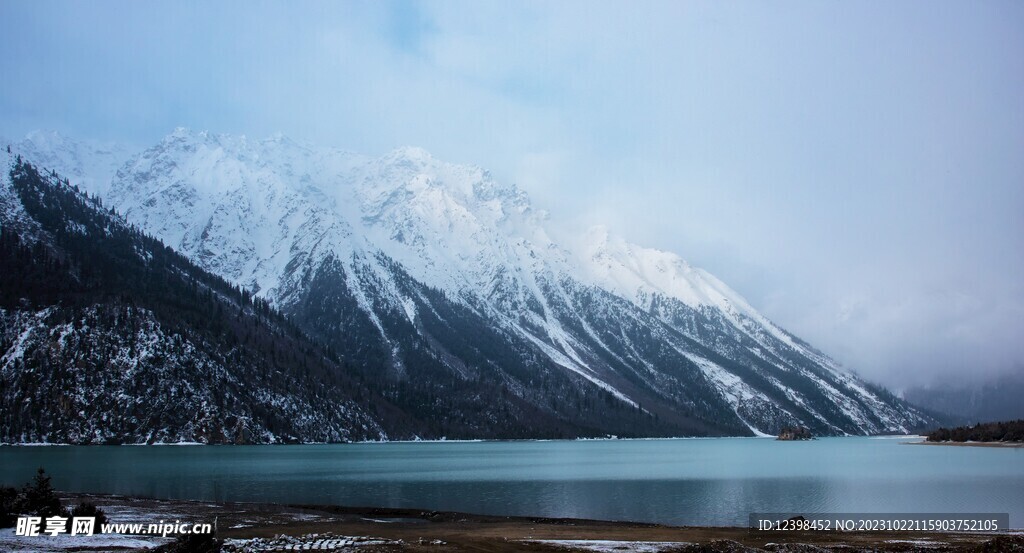 高山湖泊