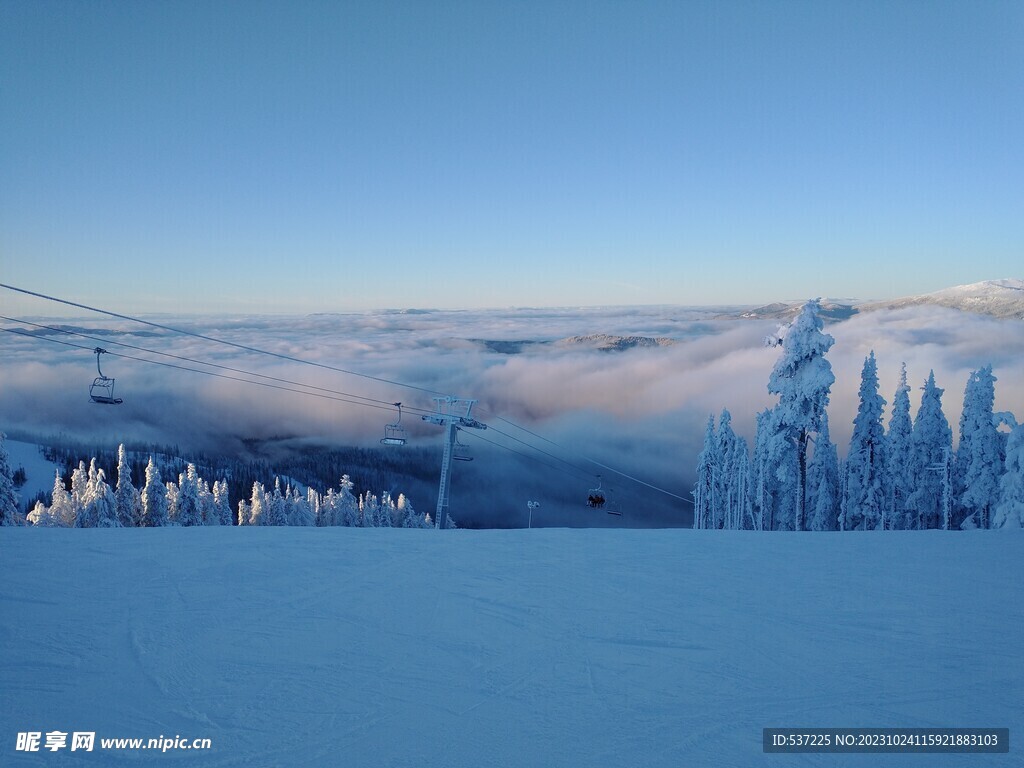 雪地冰山