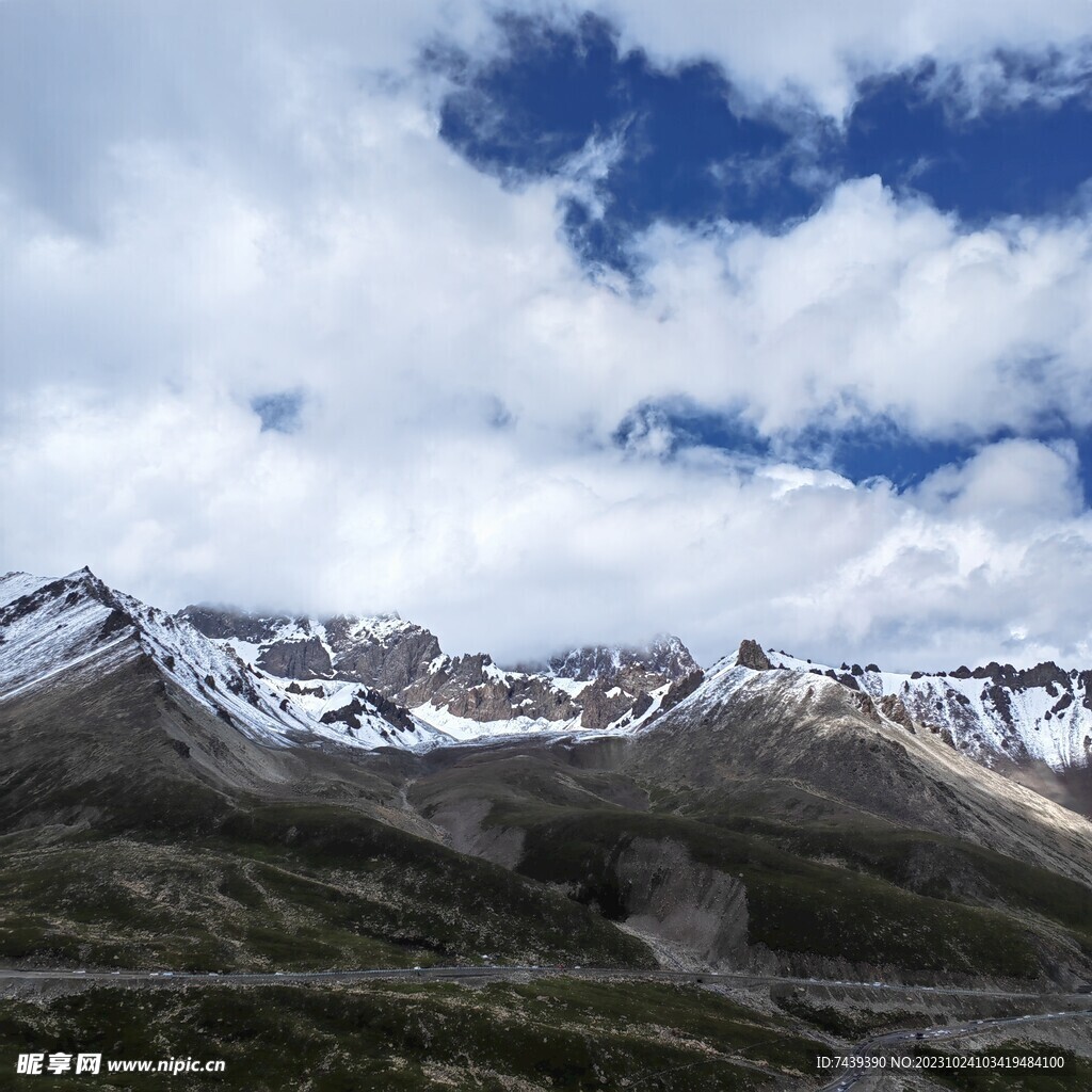 雪山  