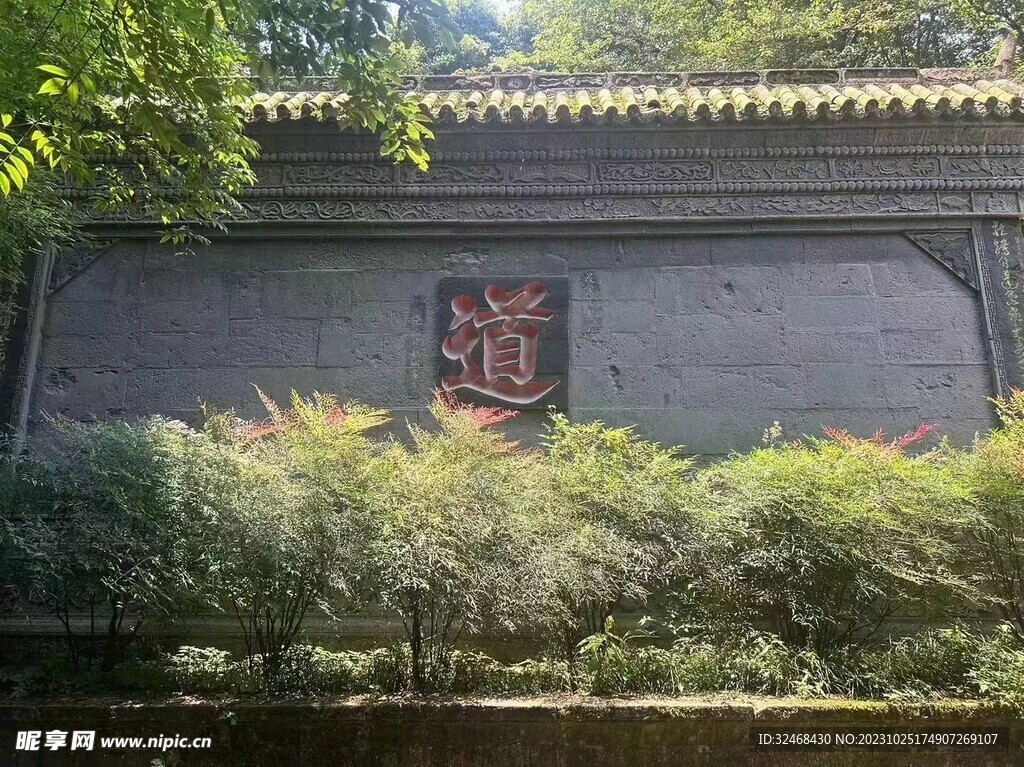 建筑下风景