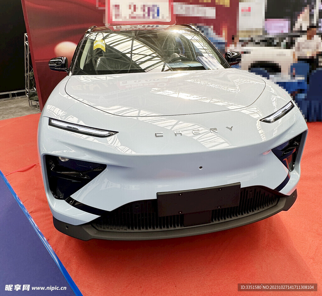 白色汽车