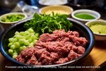 准备炒的牛肉与配料