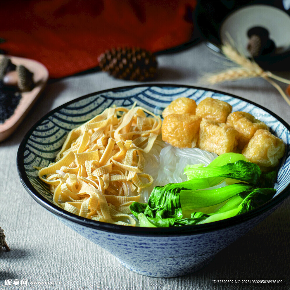 鸡丝面生煎包