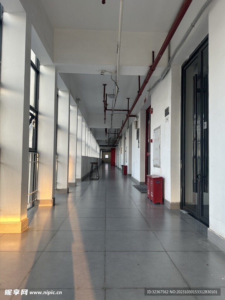 工业风走廊