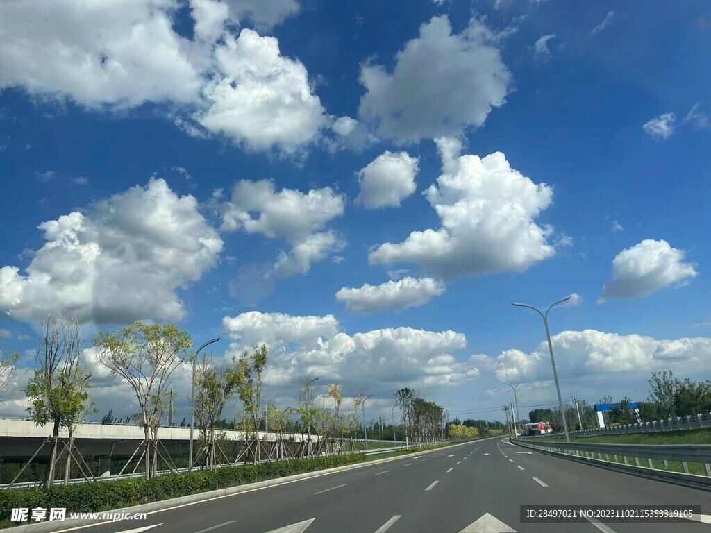 公路上的风景