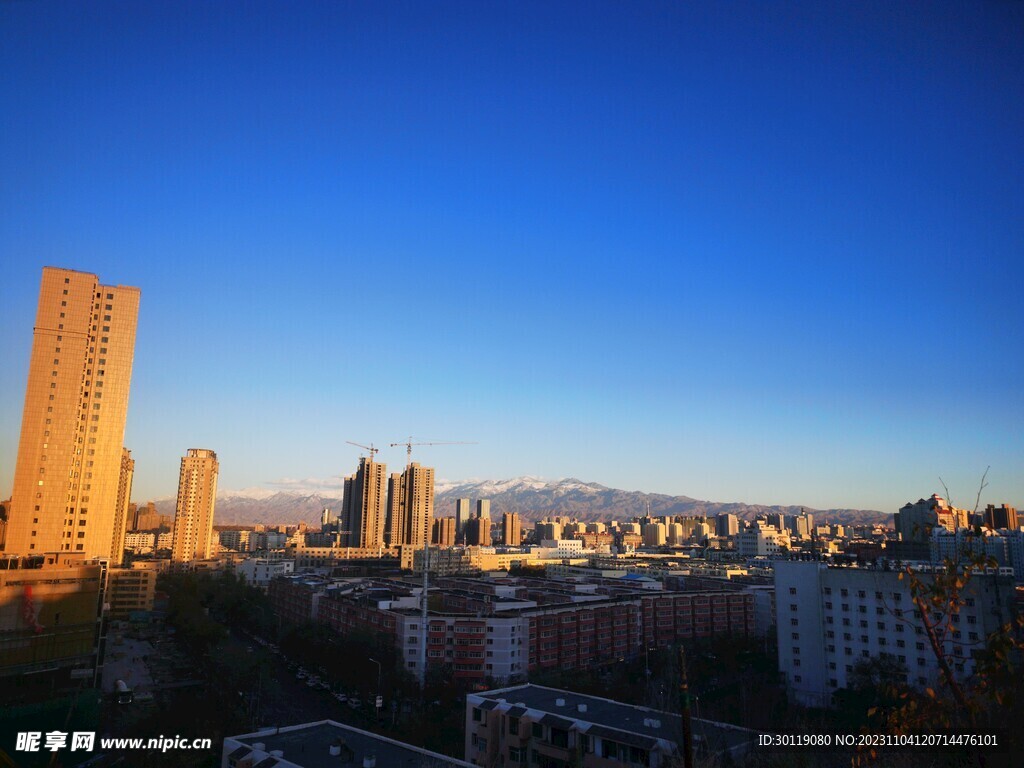 霞光 城市 蓝天白云 秋景 