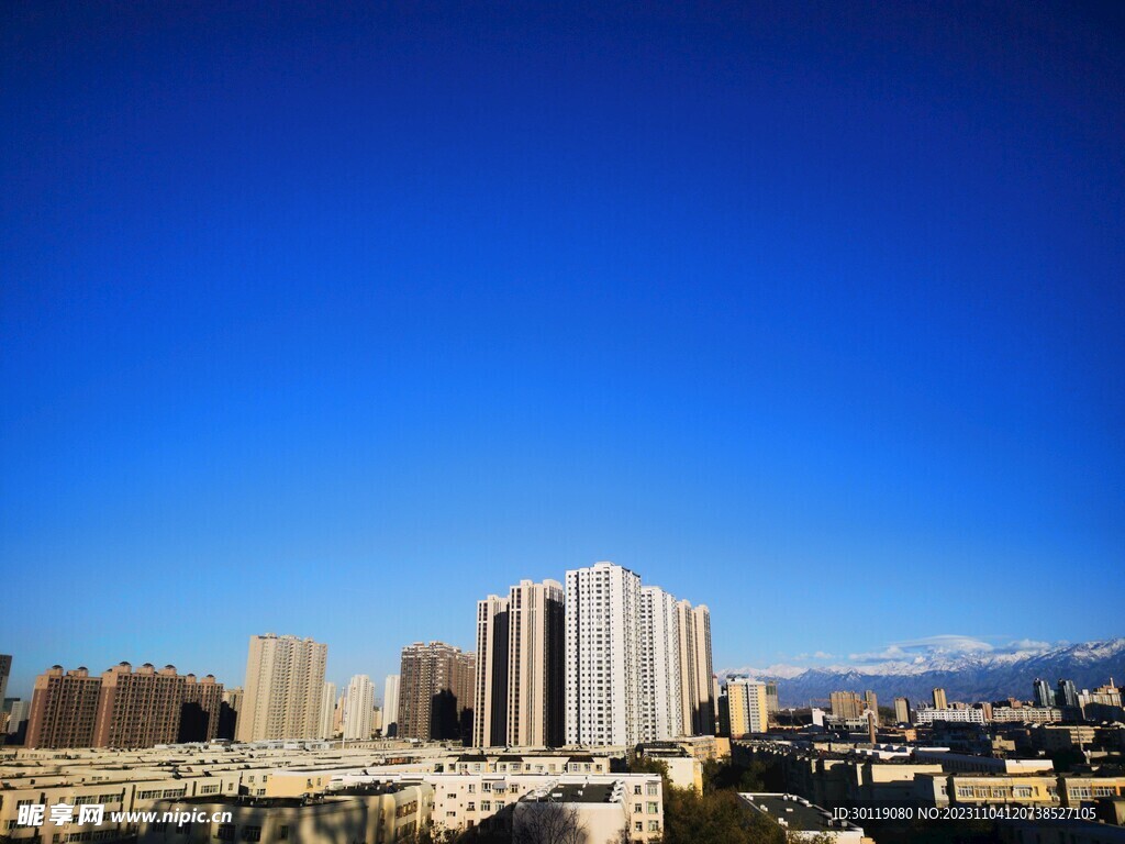 城市 蓝天白云 秋景 公园