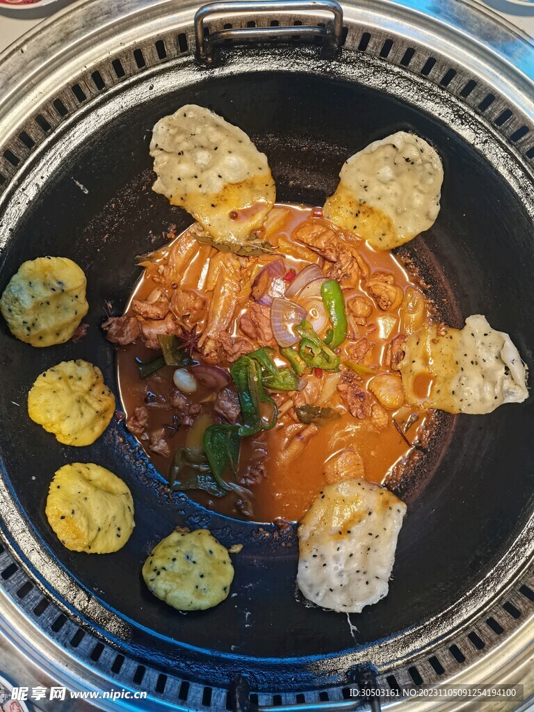 地锅鸡贴饼