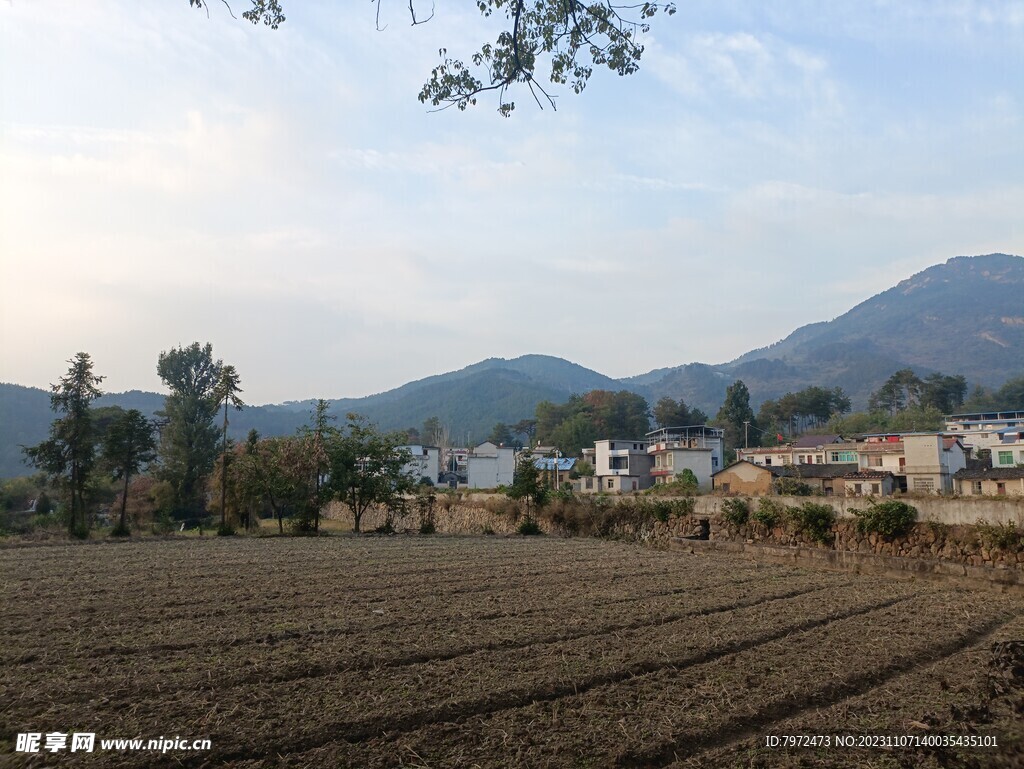 山村