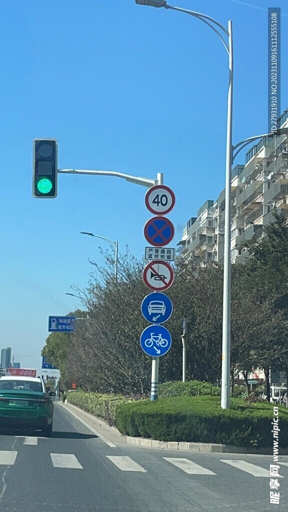 路牌路口交通效果图红绿灯