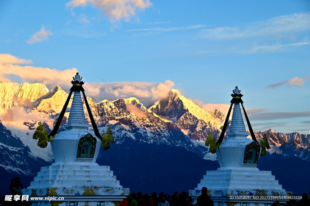 飞来寺下的梅里雪山