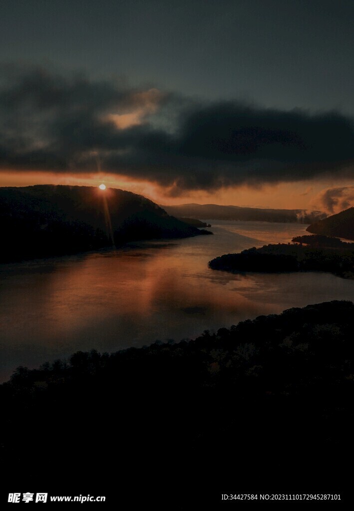 山水日出风景