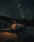 星空下的汽车