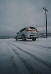 雪道中的汽车
